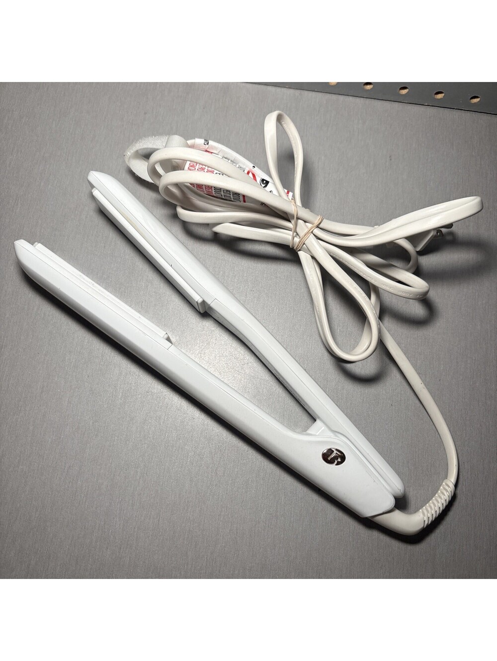 T3 SinglePass 1" Hair Straightening & Styling Flat Iron Model 77570 White Tested